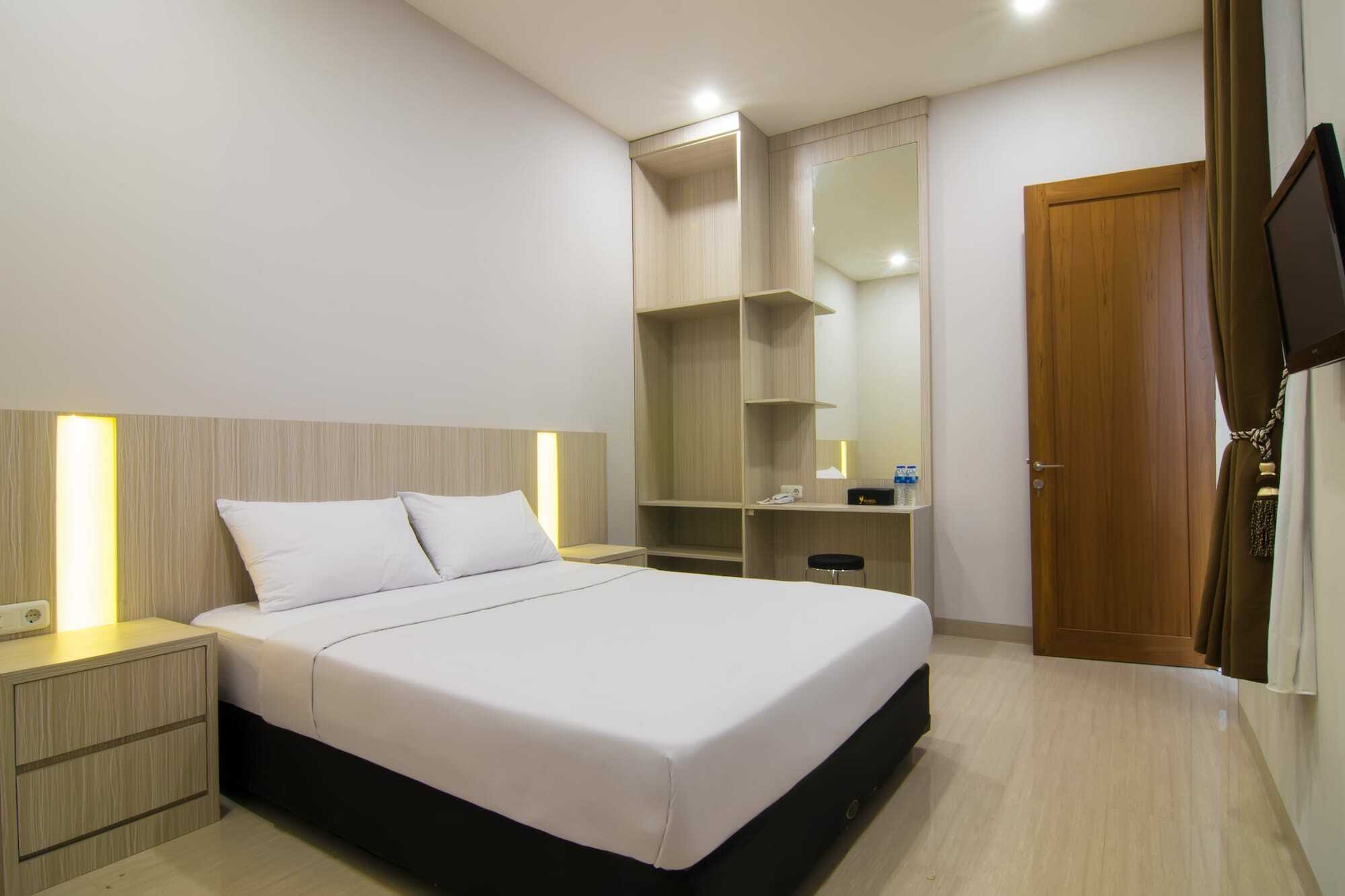 Yobel Hotel Yogyakarta Exterior foto